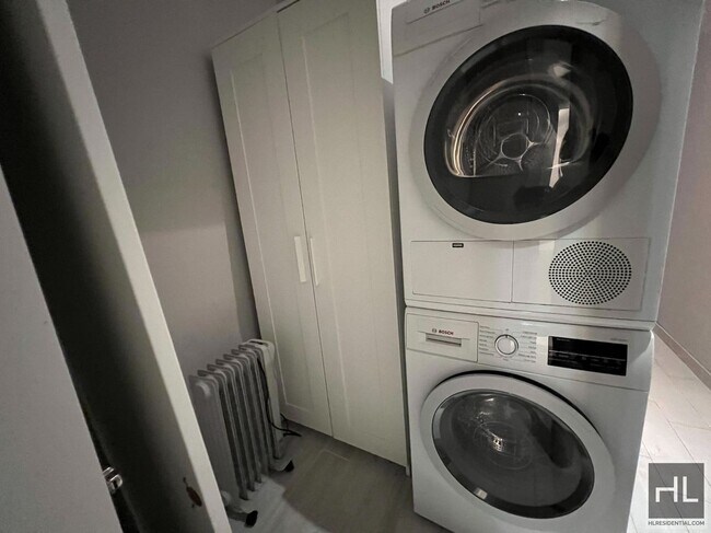 Photo - E 75TH ST. Unidad 2A