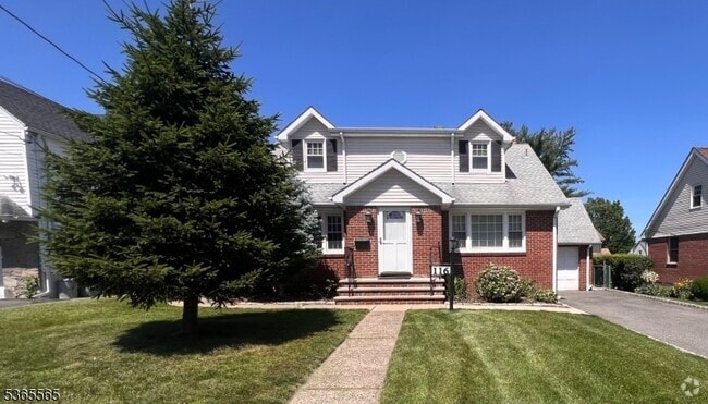 Building Photo - 116 Greenlawn Ave Rental