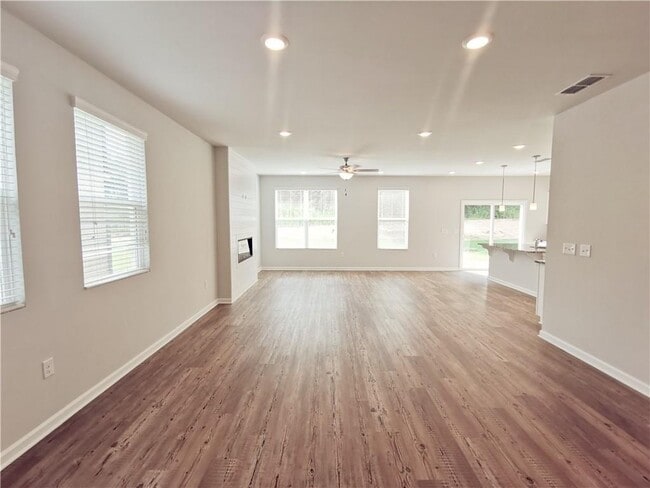 Photo - 154 Green Love Ln