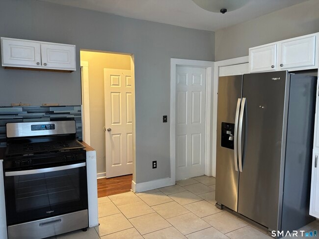 Photo - 142 Lombard St