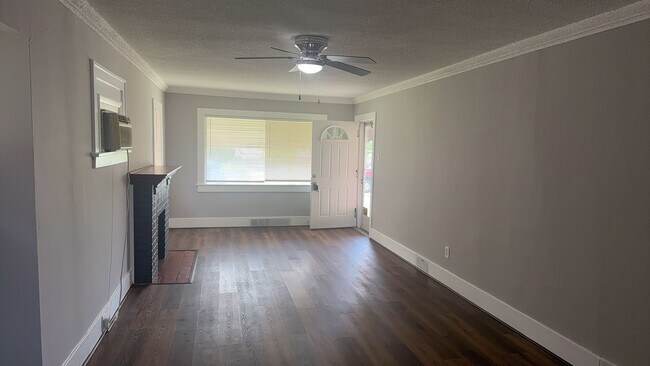 Photo - Charming 2-Bedroom Home in Toledo – Cozy & Convenient!