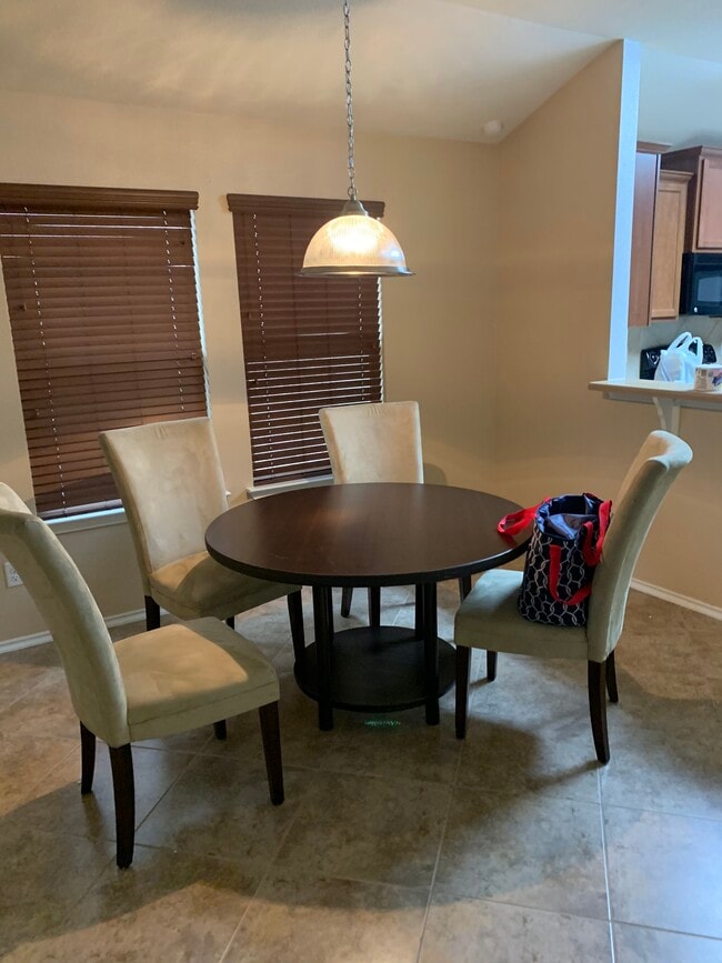 Dining area - 4606 Lookout Mountain Ln