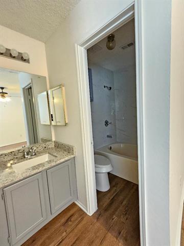 Photo - 863 Valleybrooke Dr