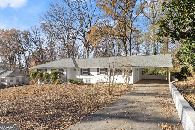 Photo - 2352 Elmwood Cir SE