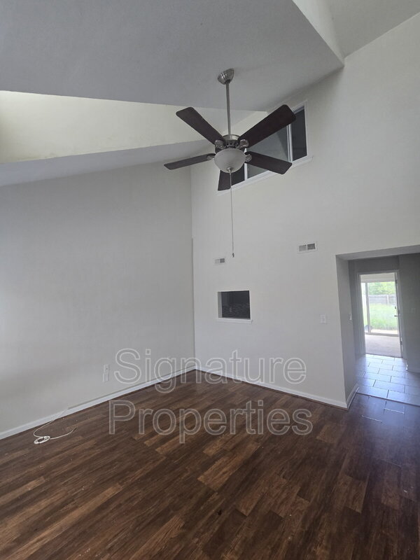 Photo - 3831 Buchanan Dr