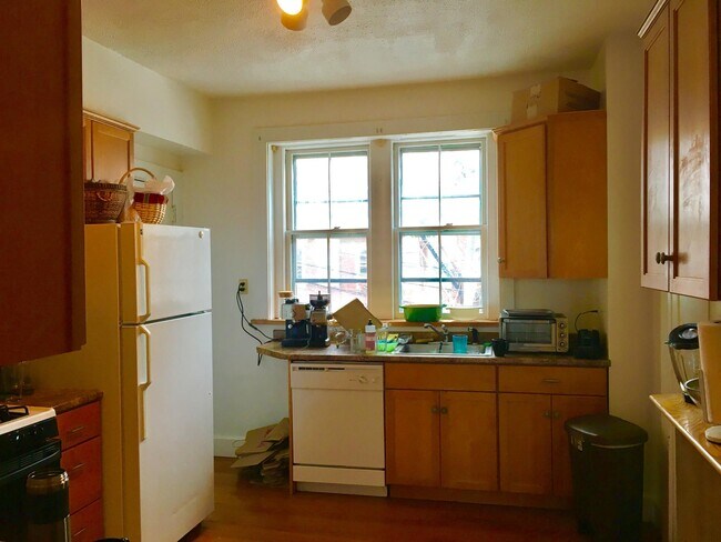 Photo - 1677 Beacon St