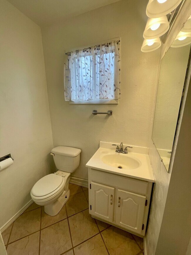 Manitou Springs 2 bedroom / 1 bath Availab... Rental House Rental in