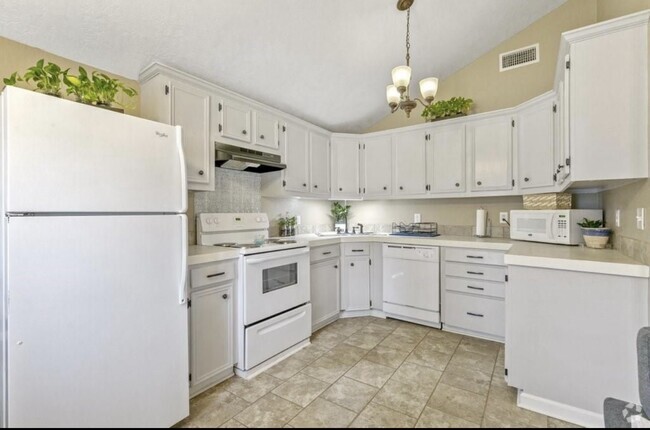 Building Photo - 3524 Crescent St Rental