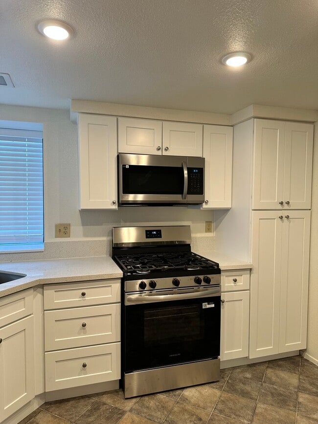 Photo - Gorgeous 2 bed/2Ba Home