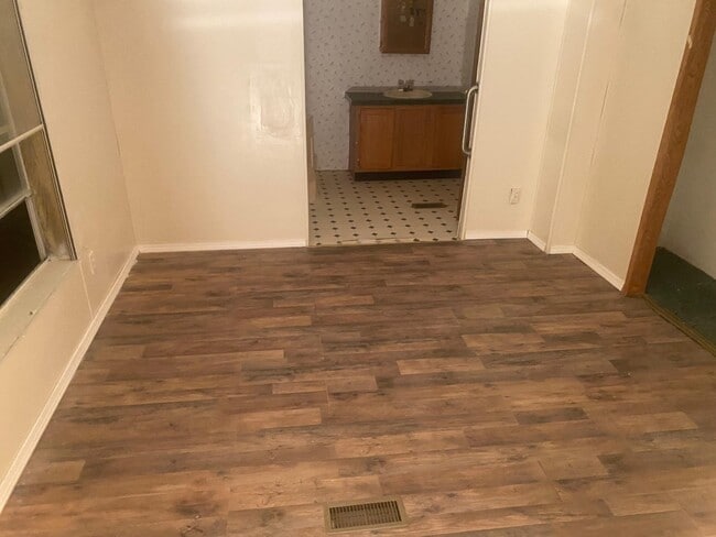 Photo - 11 Jacob Ln