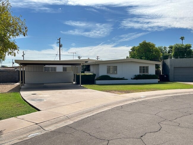2219 N 73rd Pl