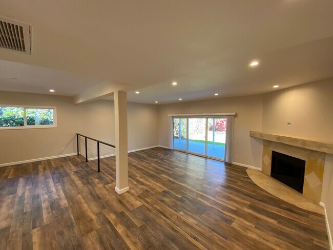 Photo - Fantastic Spacious 3 bed + 2 bath home in Tarzana
