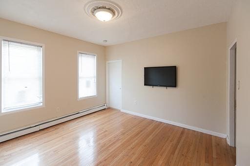 Photo - 367 Maverick St
