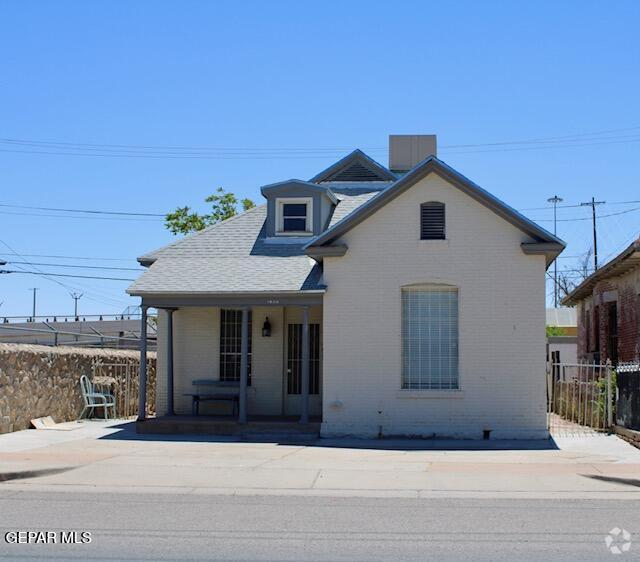 Building Photo - 1404 E San Antonio Ave Rental