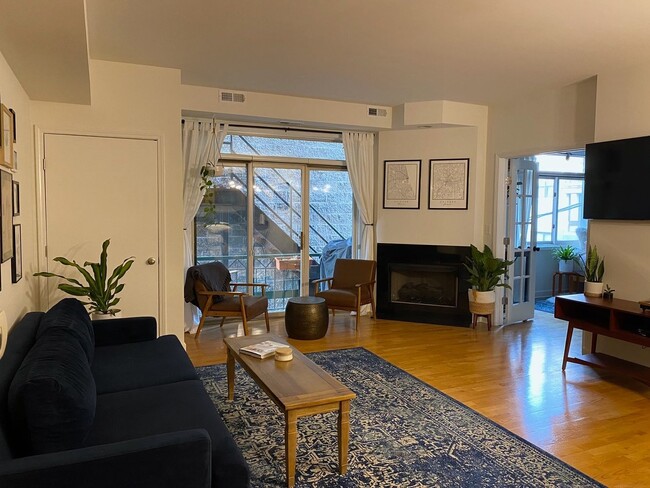 Photo - 680 N Green St Condo Unit 206