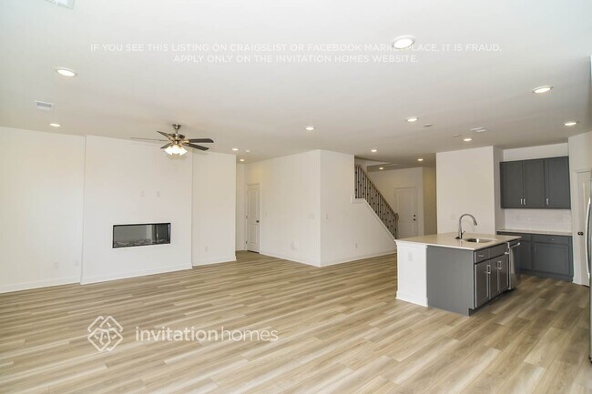 Photo - 195 E Millbrook Dr