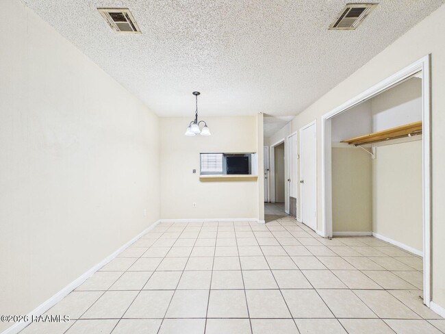 Photo - 202 Belfast St