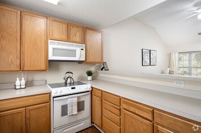 2BR, 1BA - 900SF - Kitchen