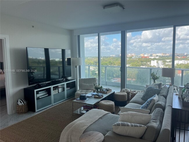Building Photo - 2627 S Bayshore Dr Unit 1208