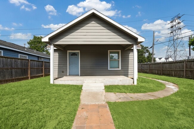 Building Photo - 2802 Hardy St Rental