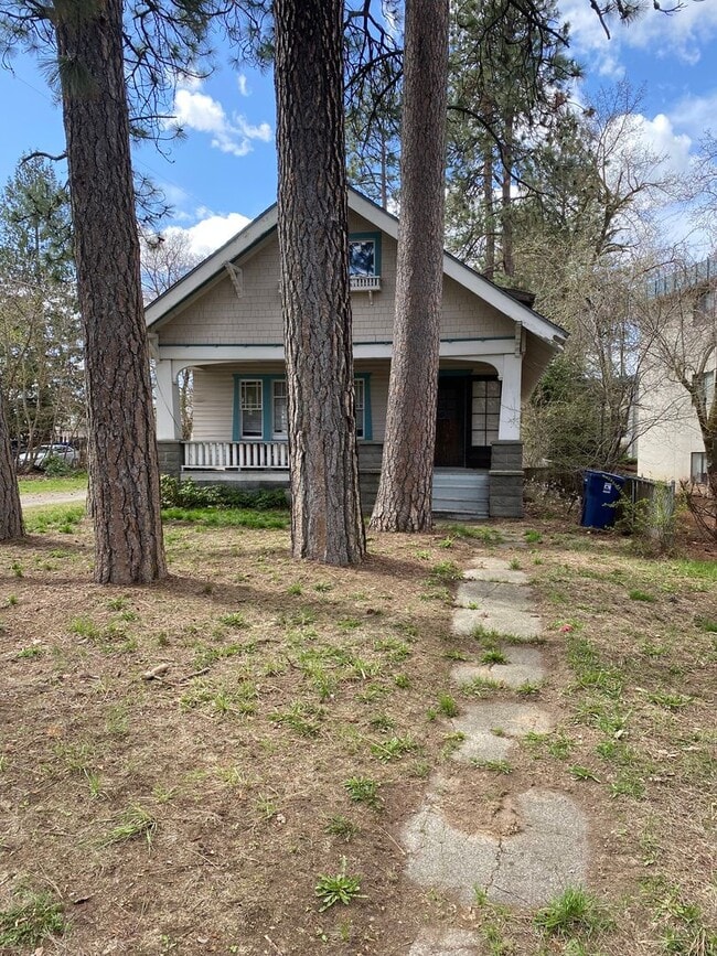 Building Photo - Charming Updated South Hill 4 Bedroom 1 Bath Home