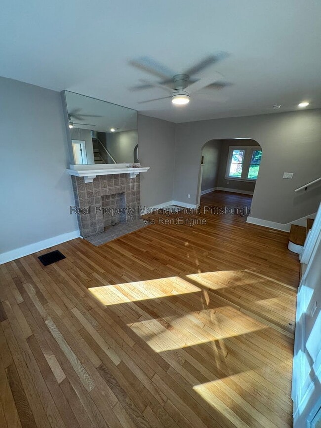 Photo - 107 N Meadowcroft Ave