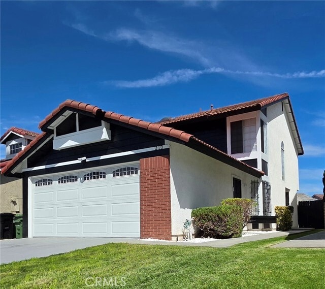 Building Photo - 210 S Paulsen Ave