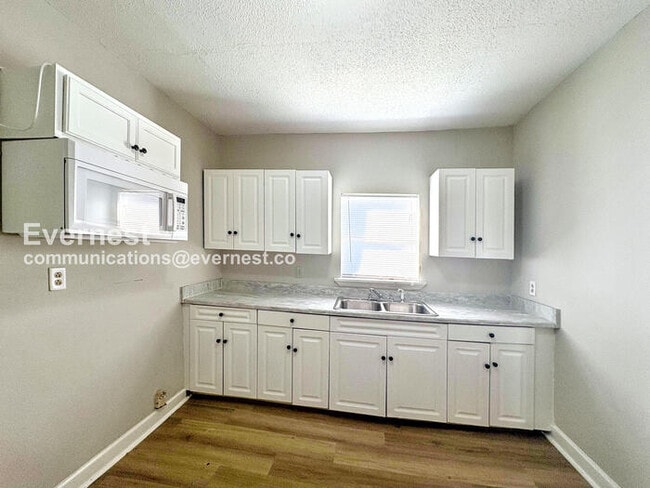 Photo - 430 Center St