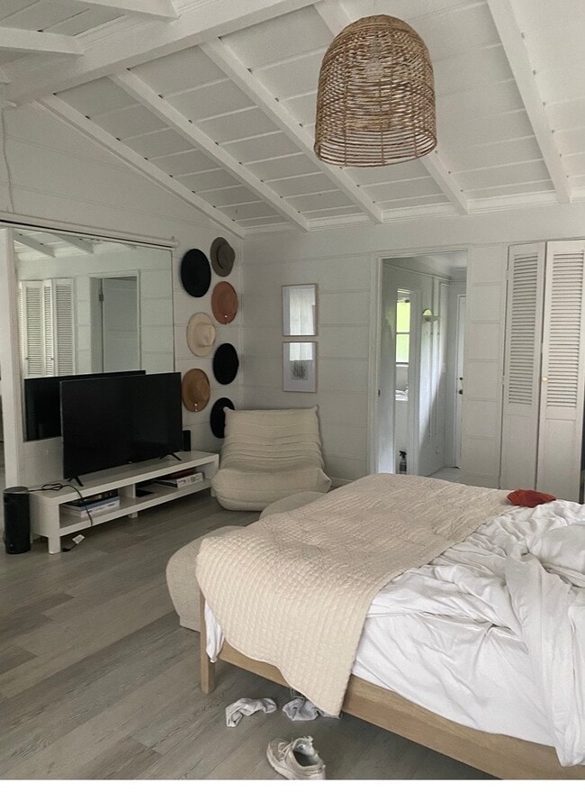 Photo - 15700 Dickens St Unidad Guest House