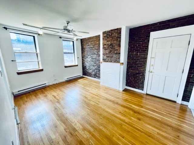 Building Photo - 13 Thacher St Unit 5