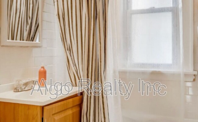 Photo - 3548 Portland Ave S