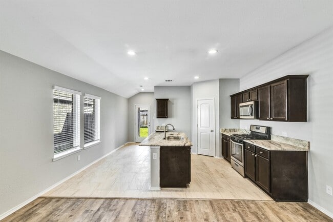 Building Photo - 16831 Silent Pines Ct