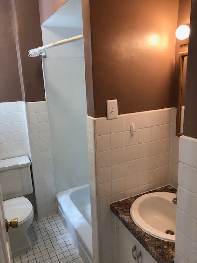 Photo - 731 E 7th St Unit 731 E 7th St - Lower