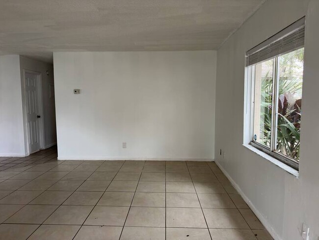 Photo - 5523 Lehigh Ave Unit 1