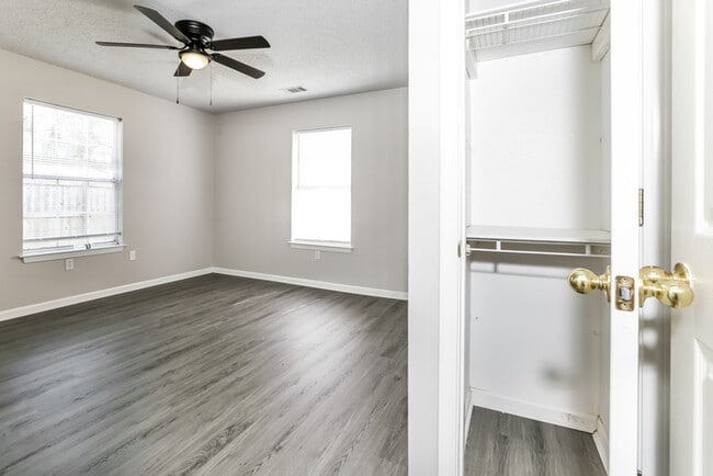 Photo - 2424 Cedar Ridge Dr