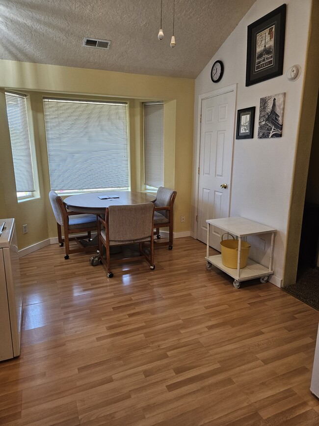 Building Photo - 1209 S 2nd Pl Unit 1209 Rental