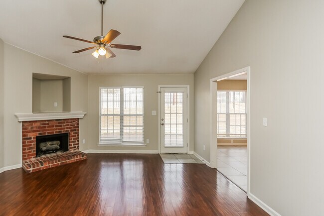 Photo - 9939 Greenalder Cove N