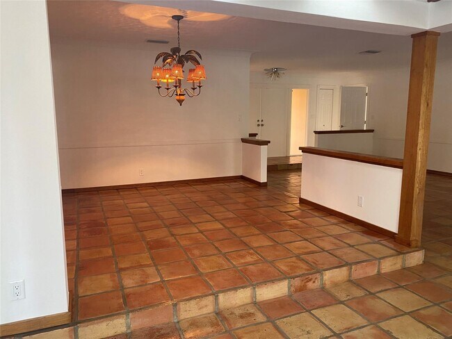 Photo - 2143 NE 65th St