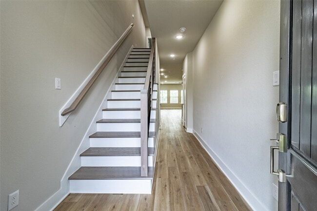 Photo - 9101 Noel St