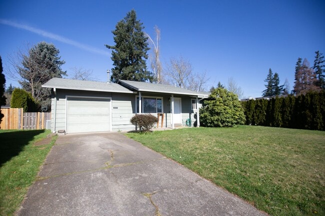 Photo - *** 3 Bedroom Woodburn home available now ***