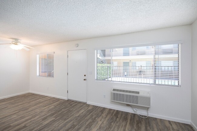 Photo - Palm Towers Apartments