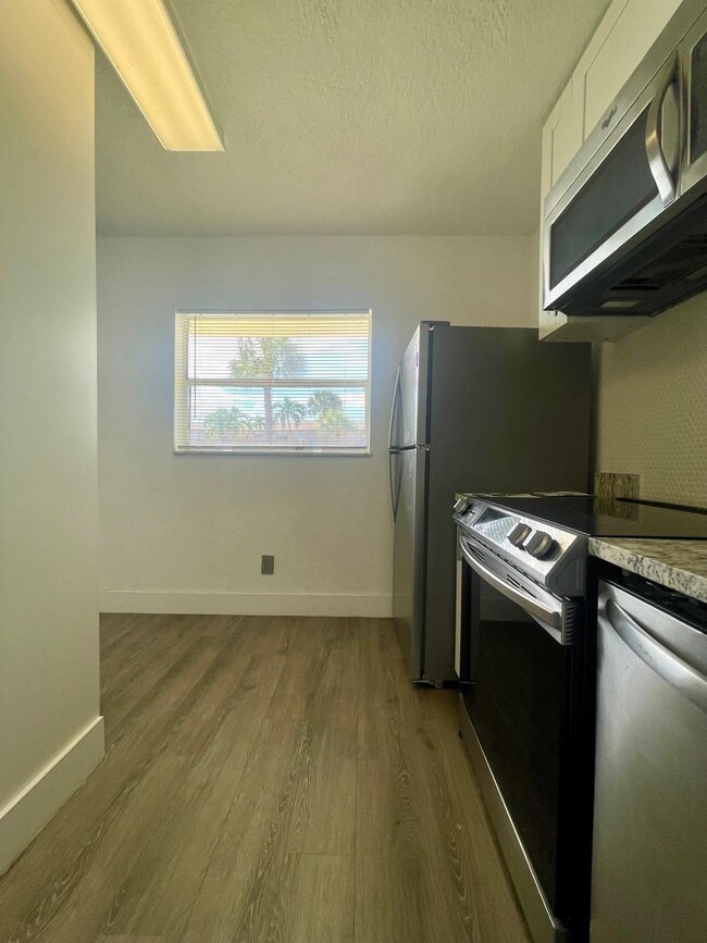 Photo - 651 NW 42nd Ct Unidad 118