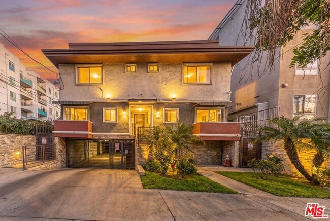 Building Photo - 11063 Cumpston St