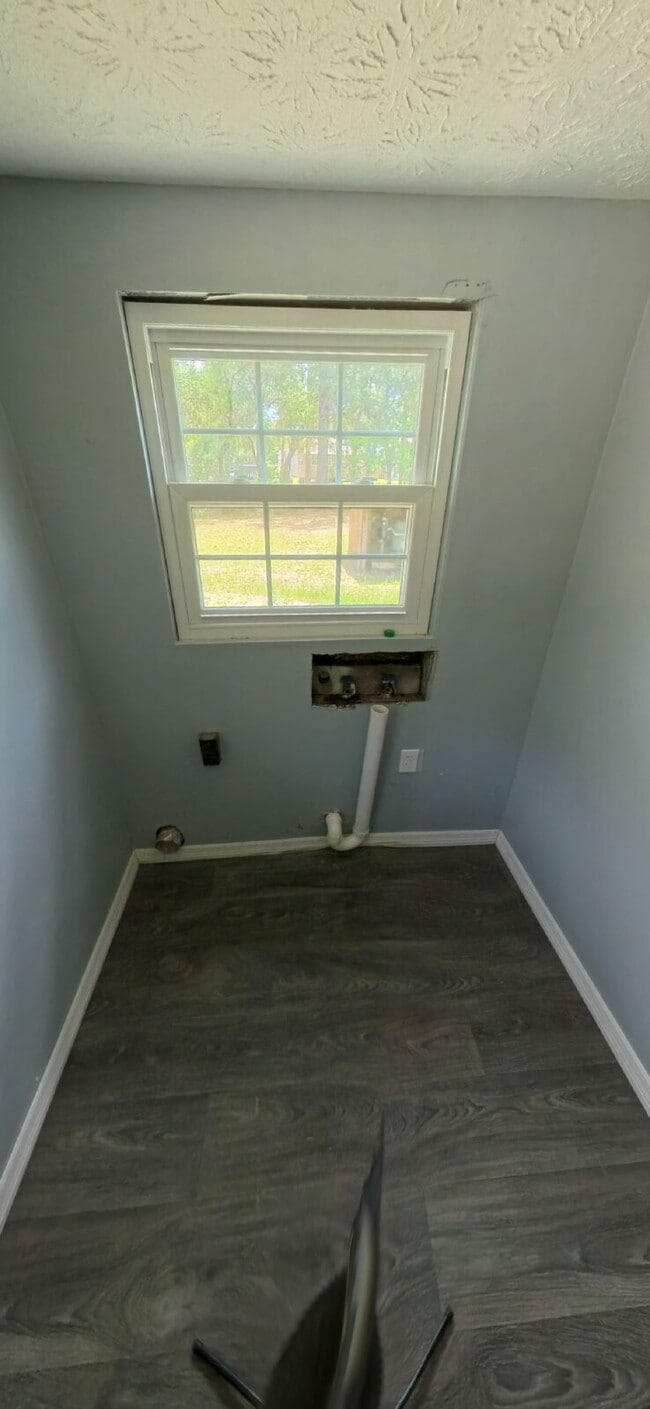 Photo - "Charming 3-Bed Oasis with 2 Full Baths in Keystone Heights – Spacious 1152 Sq Ft!"