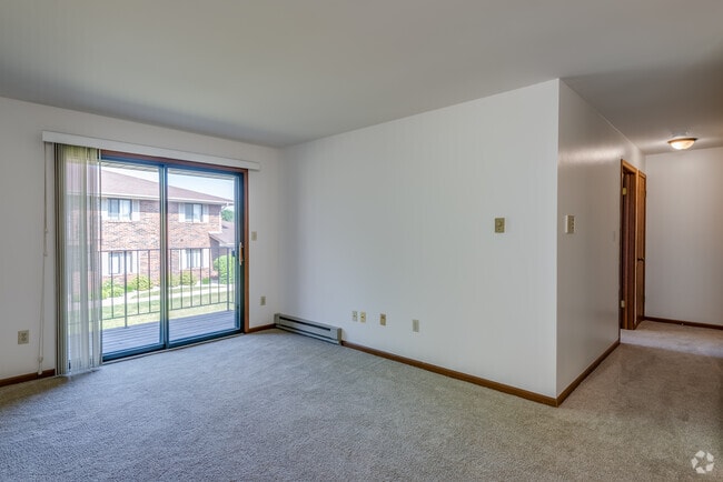 2 BR, 1 BA - 980SF
