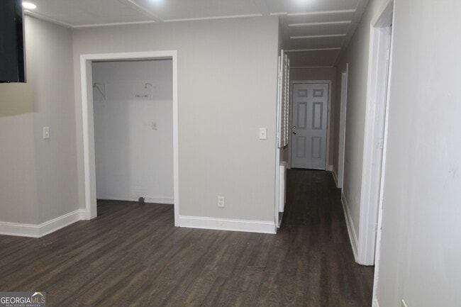Photo - 615 Snelson St