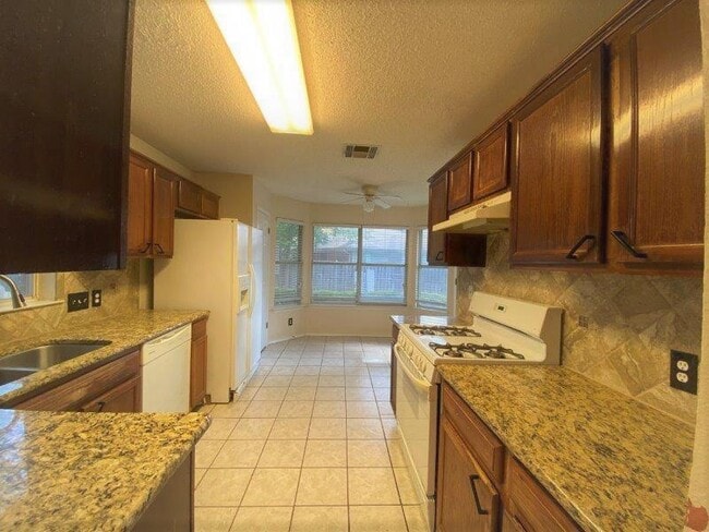 Photo - 1903 Balsam Way