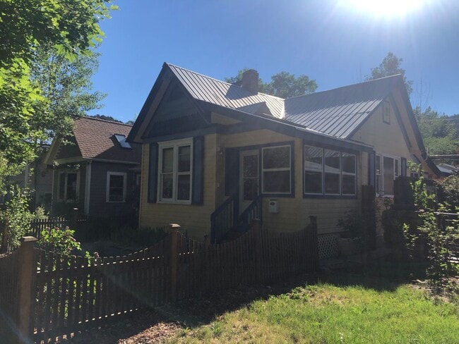 Photo - 710 E 6th Ave