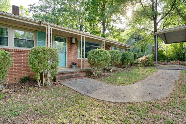 Photo - Spacious 3-Bed Ranch Living in Hillsborough