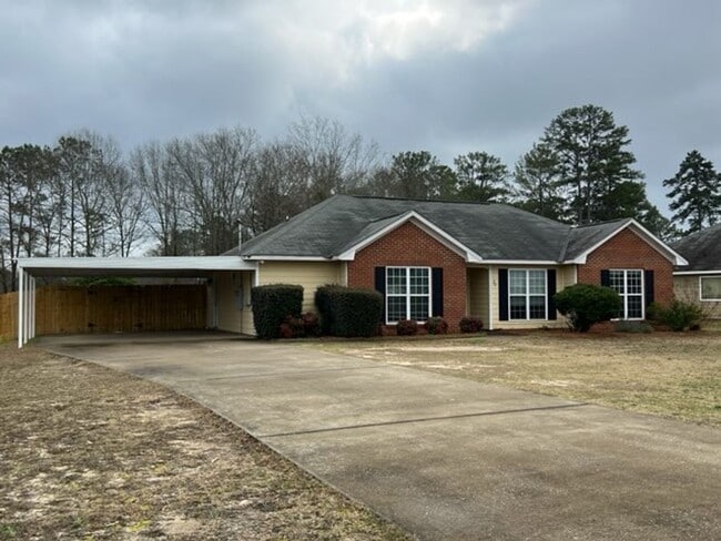Photo - 4 Bedroom, 2 Bath Home in Lee County!